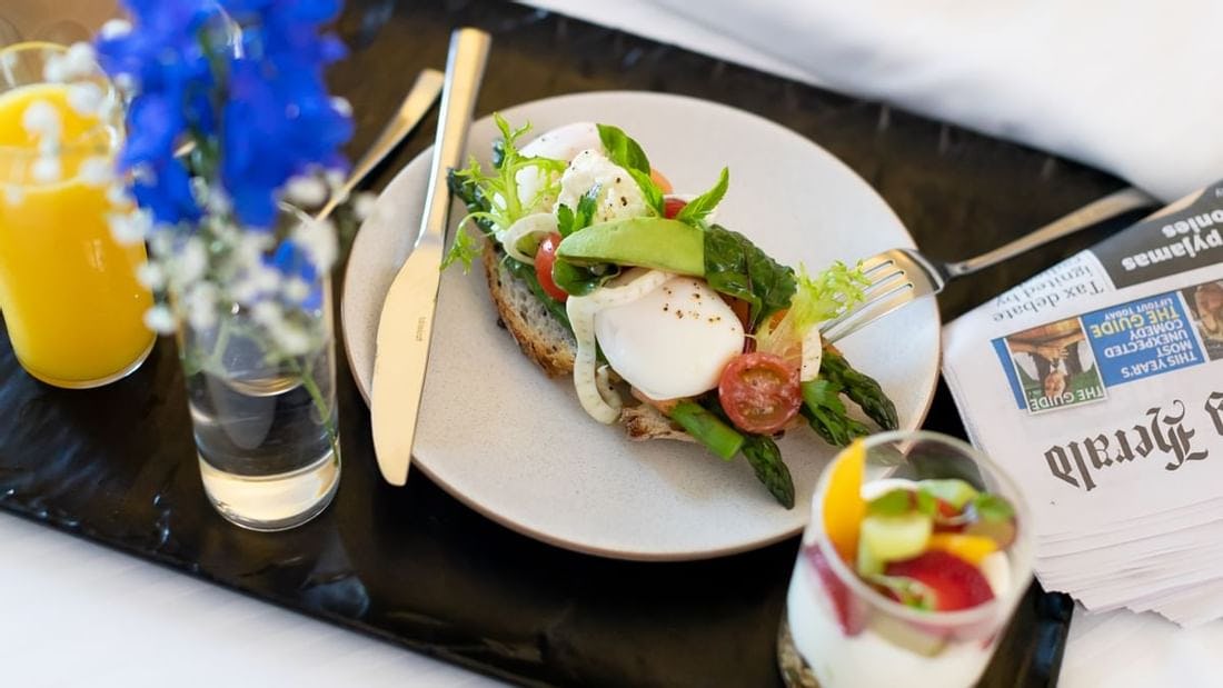 24 Hour In-Room Dining