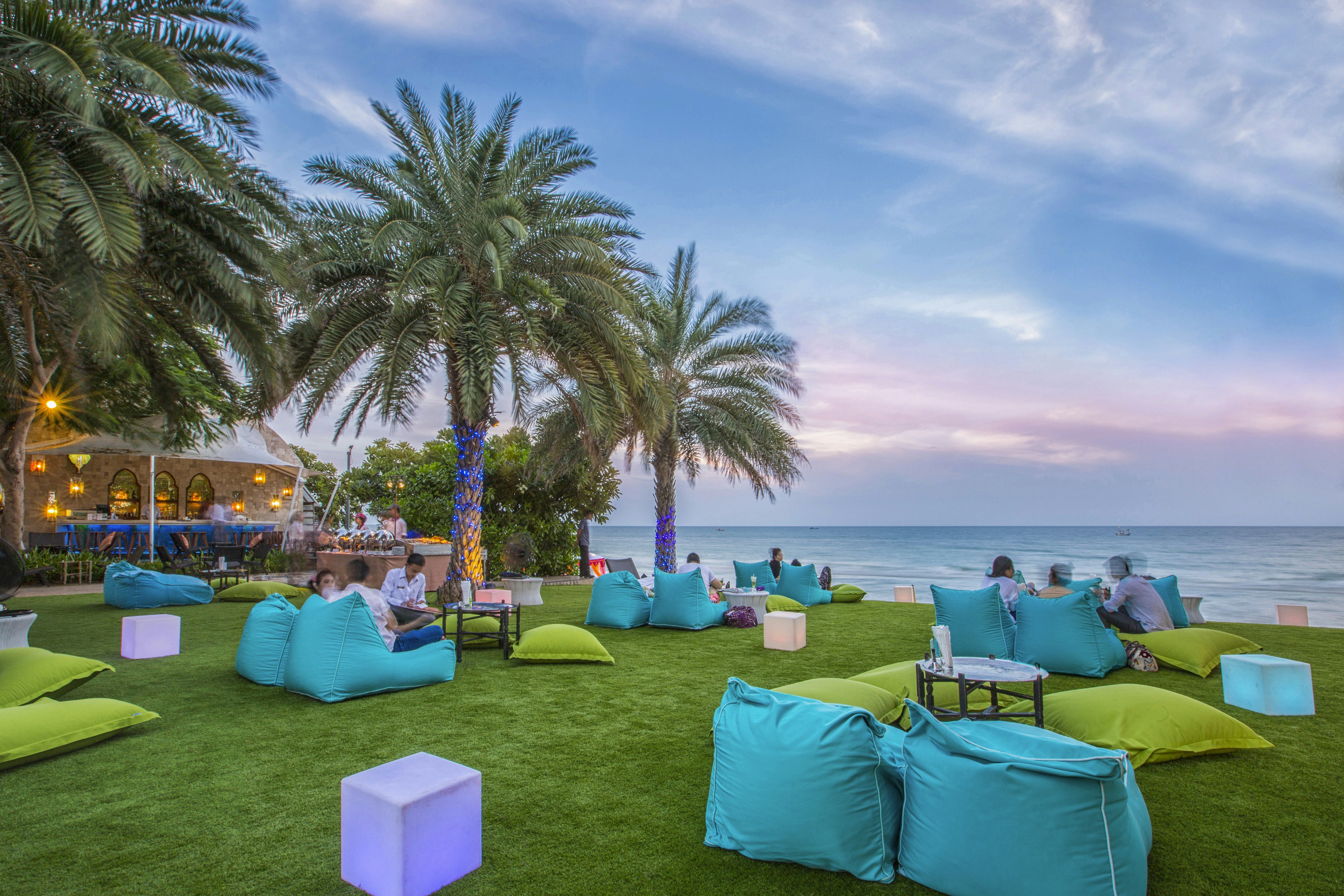 Al Bahr Beach Bar