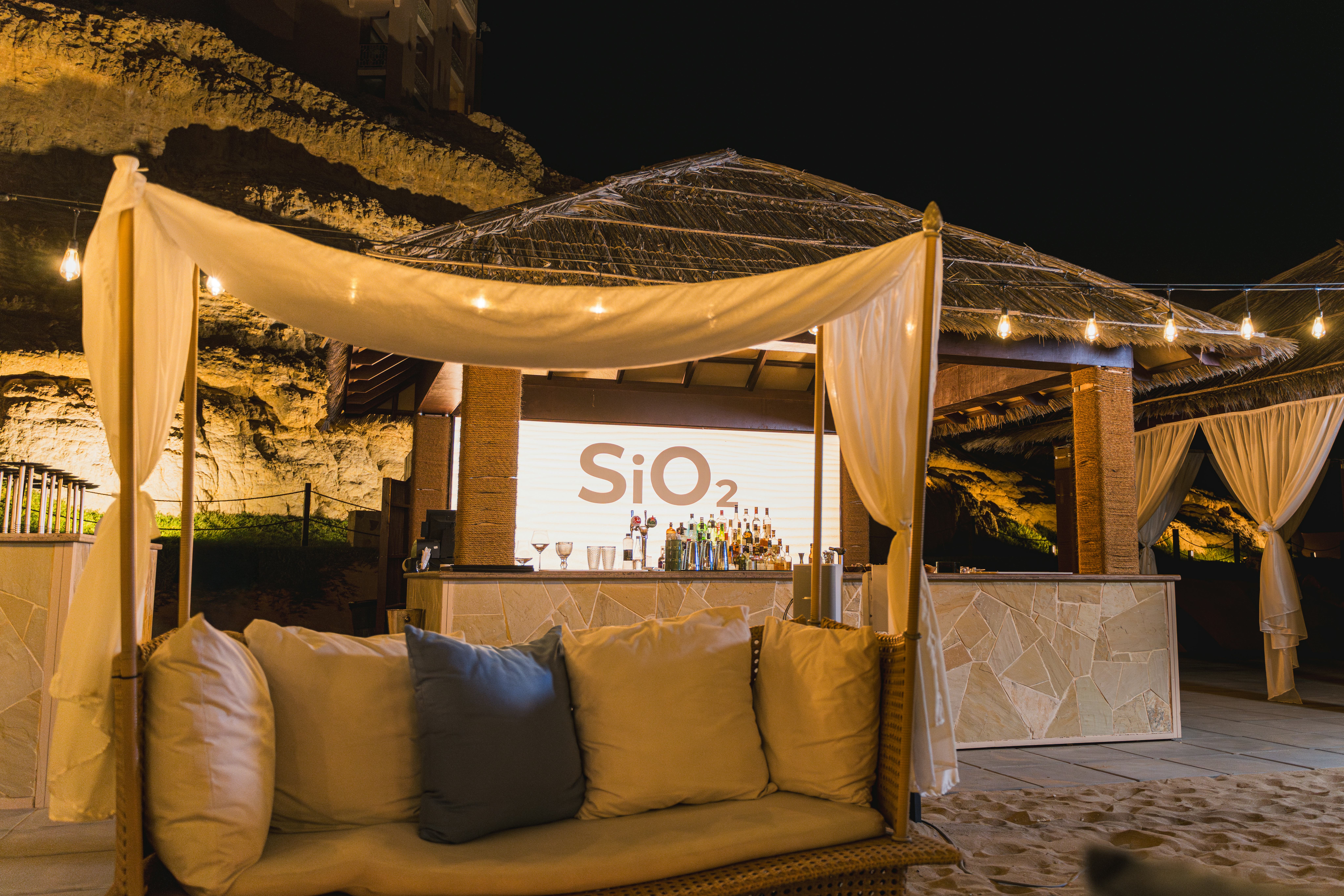 Si02 The Beach Lounge