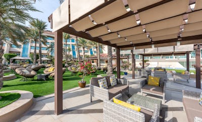 LA PISCINE POOL BAR & RESTAURANT