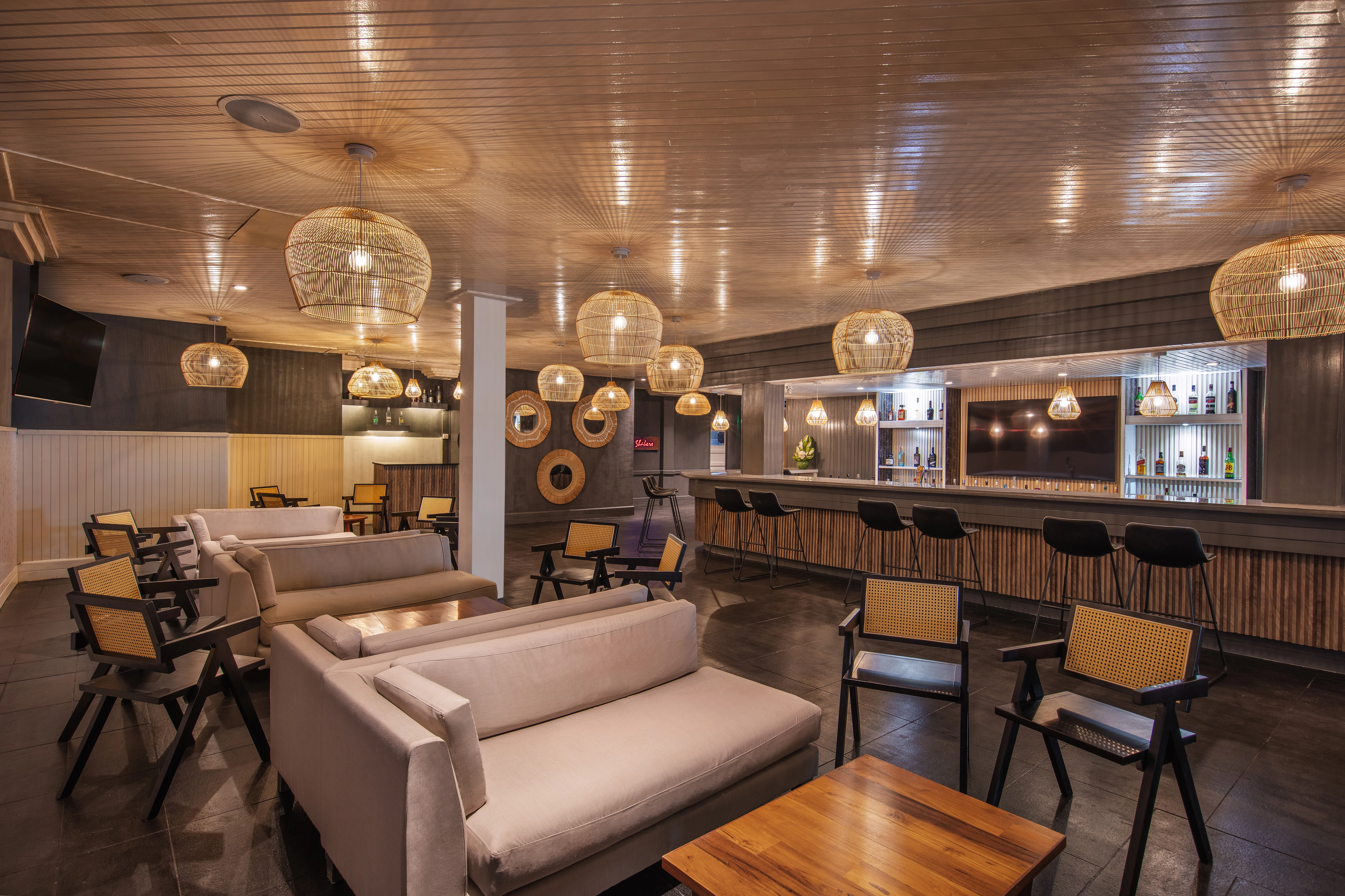 H&H Lounge Bar