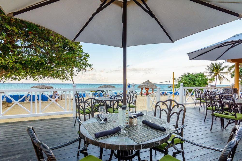 Aquamarina Bar & Grill