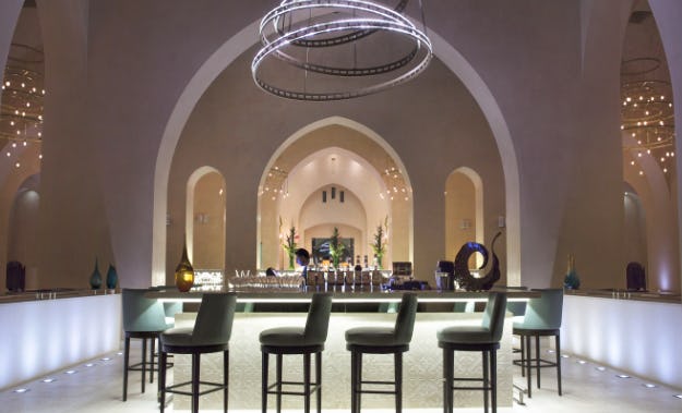 ARABESQUE LOUNGE & TERRACE