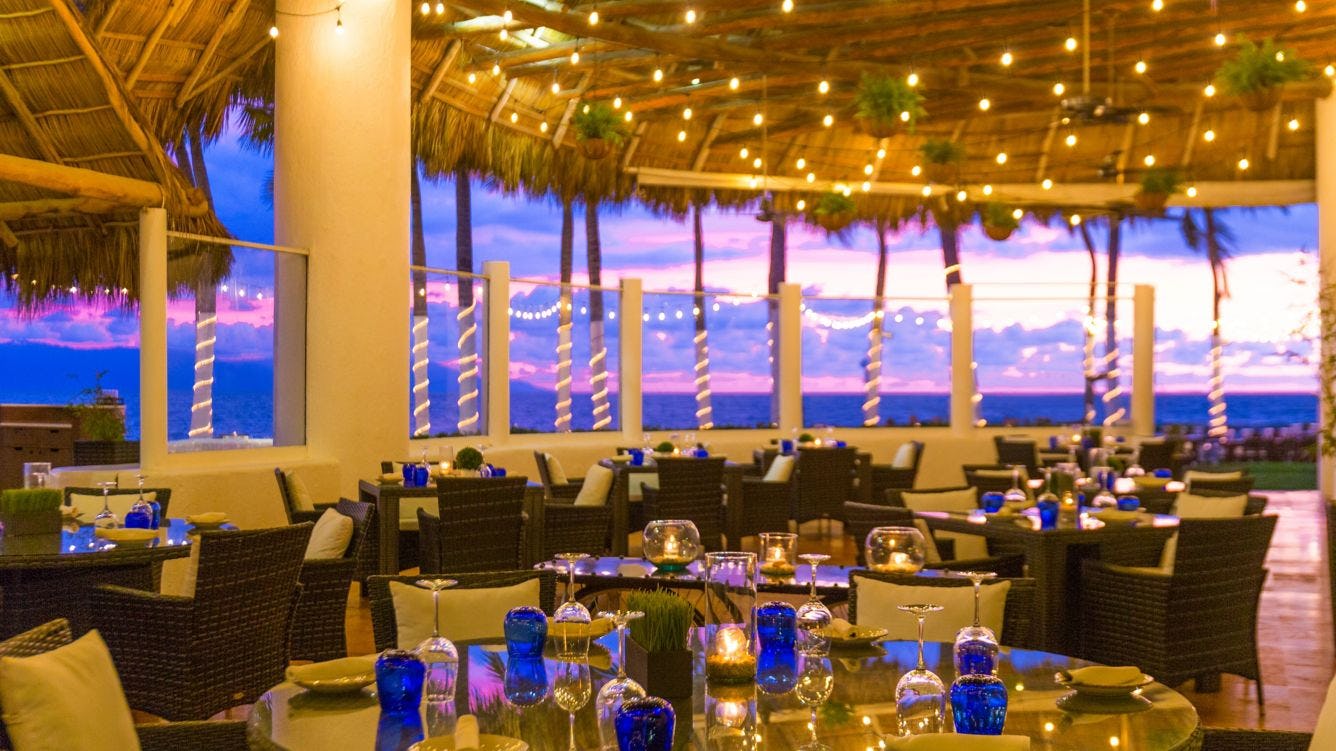 Arrecifes Seafood & Steakhouse