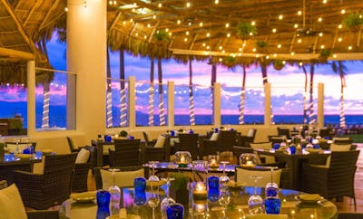 Arrecifes Seafood & Steakhouse