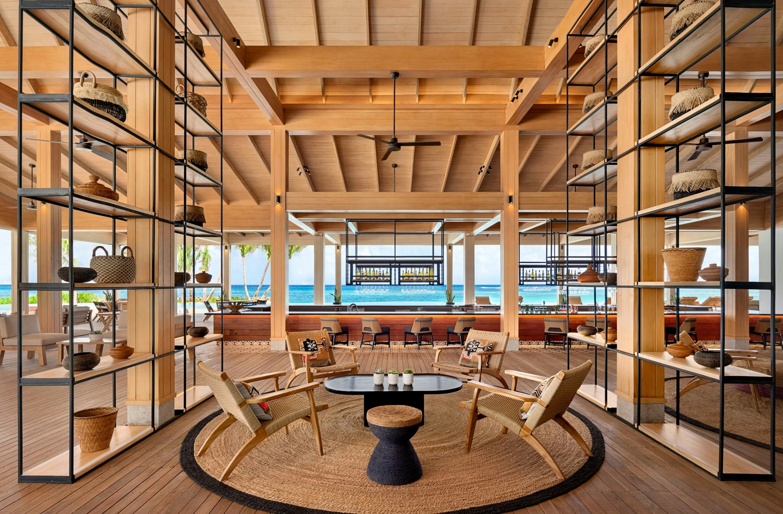 Aura Pool Bar & Cocktail Lab