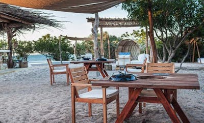 Subtle Azura Beach Elegance