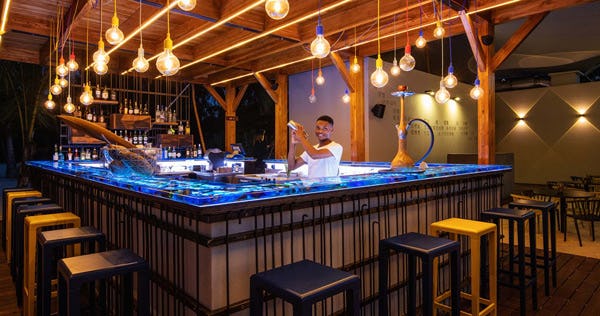 BEACH RESTAURANT & BAR