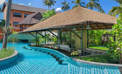 Below 23 (Swim-up Pool Bar)