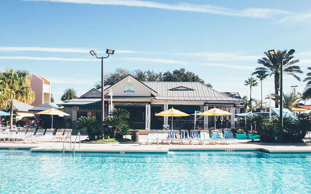 Breezes Restaurant and Bar