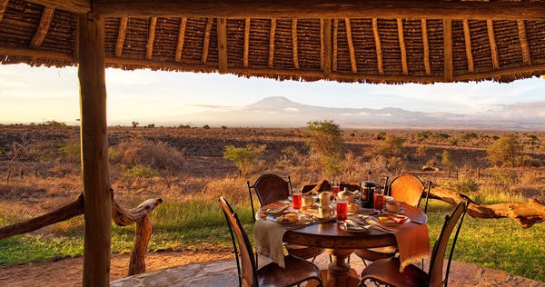 BUSH BREAKFAST AND SUNDOWNERS