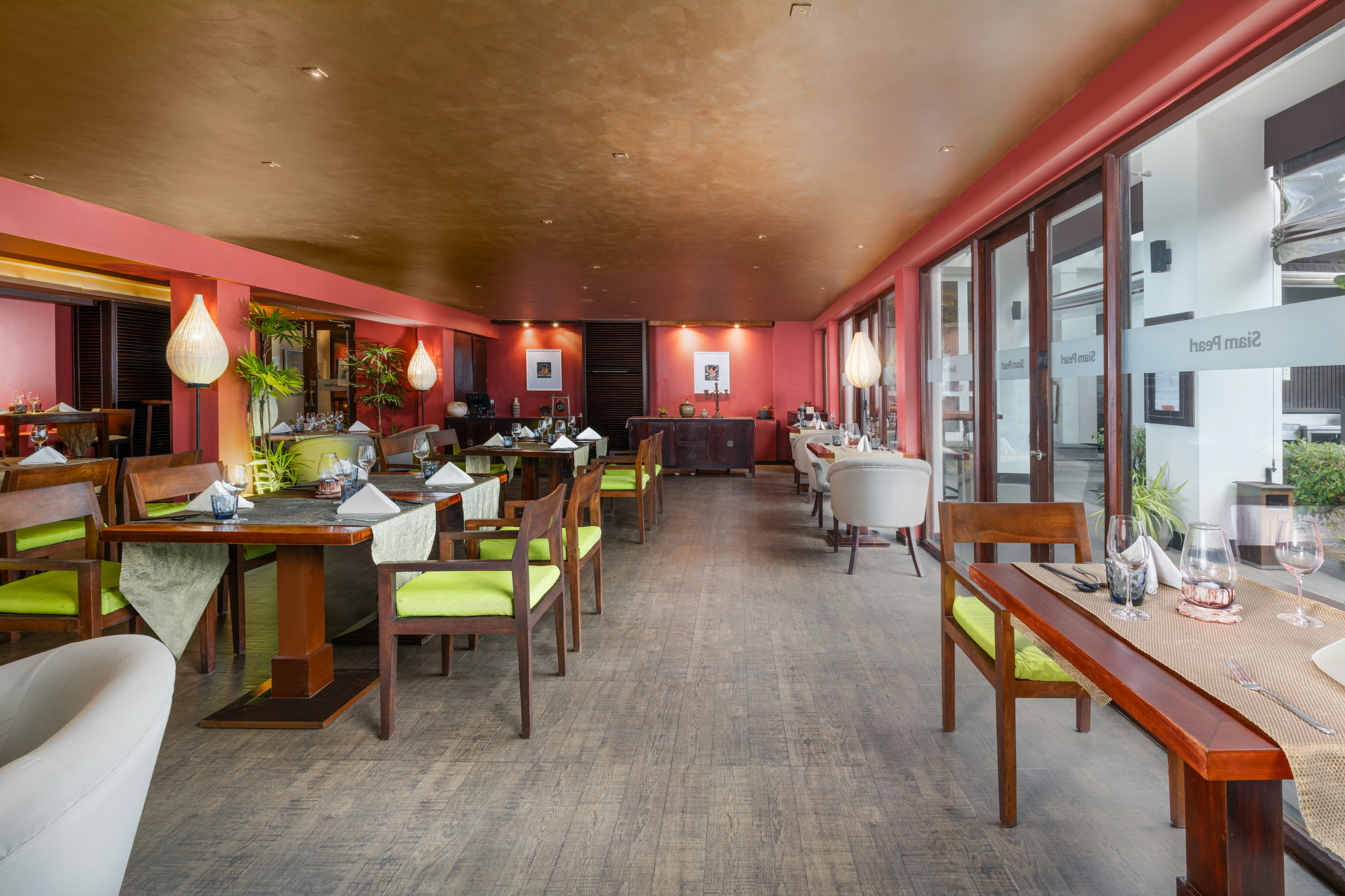 Siam Pearl Asian Restaurant