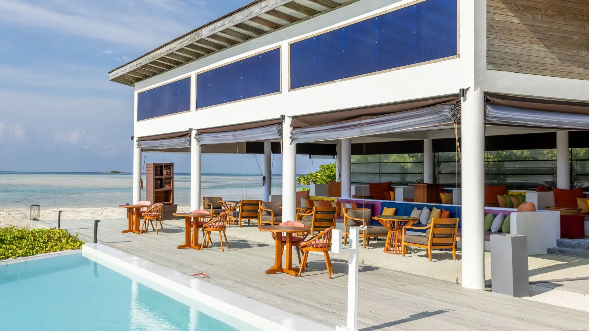 Vevu Bar & Lounge