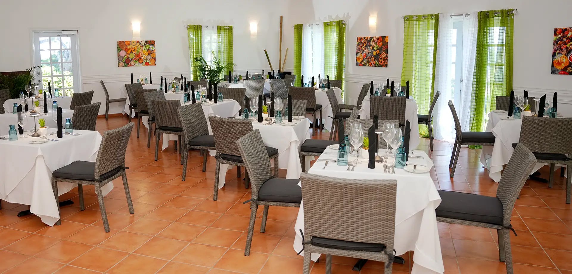 SEASONS VEGGIE BISTRO