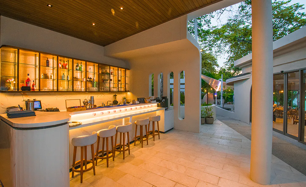 KLIFF BEACH BISTRO AND BAR