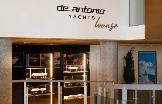 De Antonio Yachts Lounge