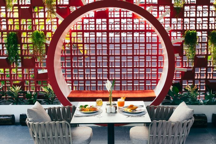 Poolside Grill & Bar