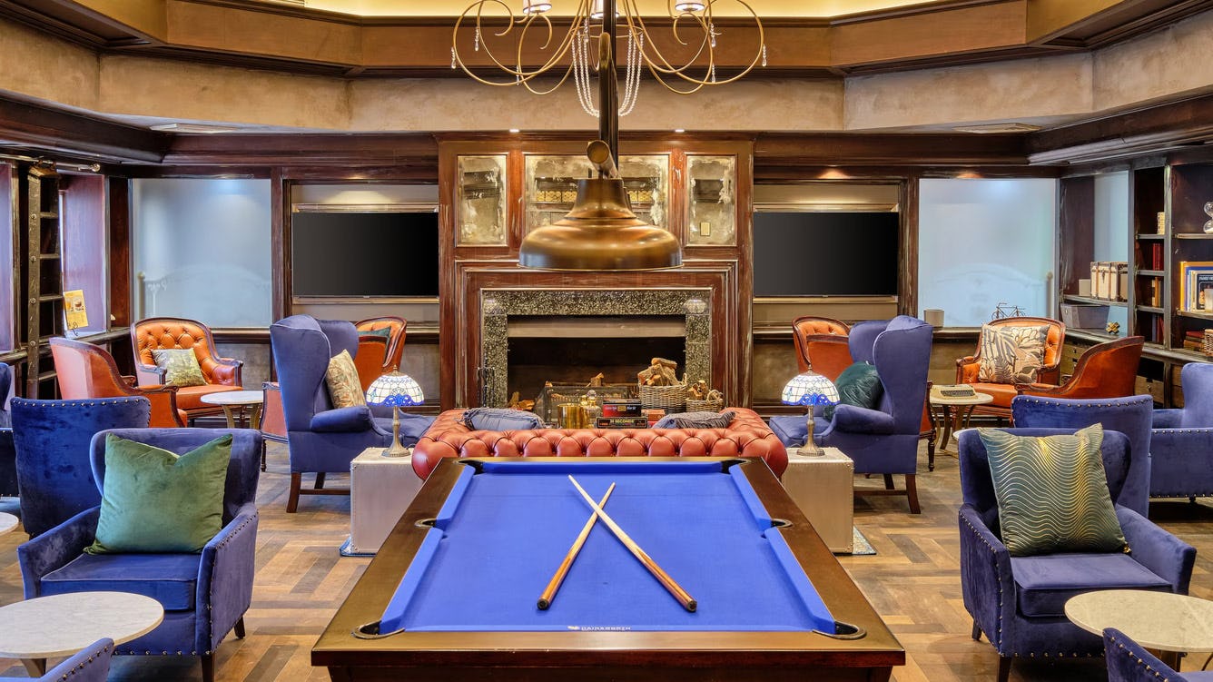 Destination Lounge & Bar