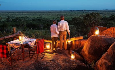 DINING UNDER THE STARS