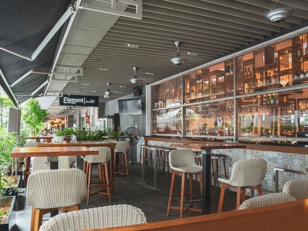 ELEMENT ON TRAS STREET