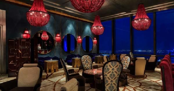 BLUE MOON LOUNGE BY WOLFGANG PUCK :