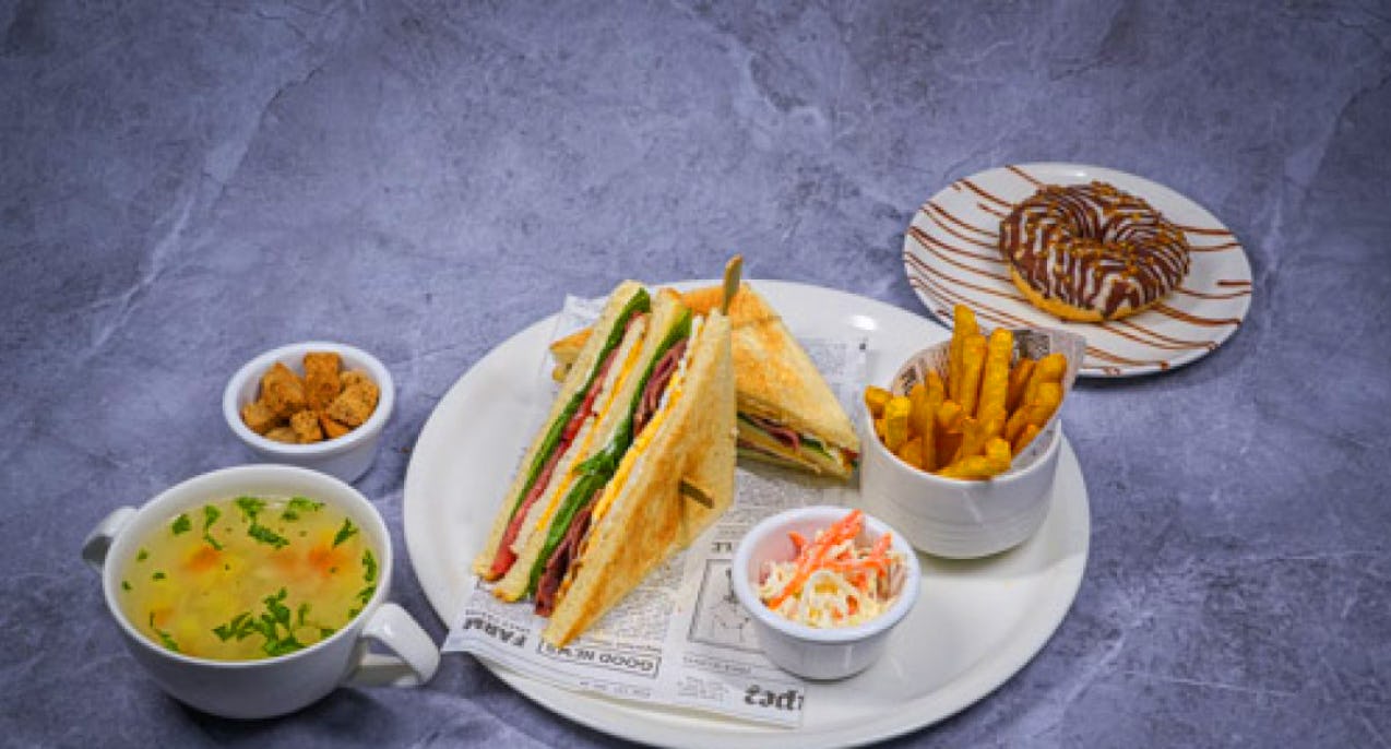 24-HOUR IN-ROOM DINING