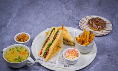 24-HOUR IN-ROOM DINING