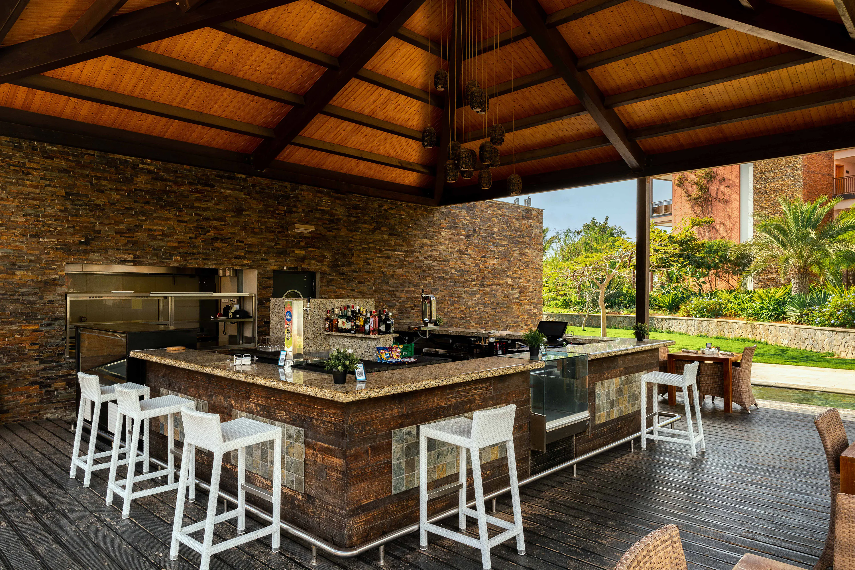 Pool Bar