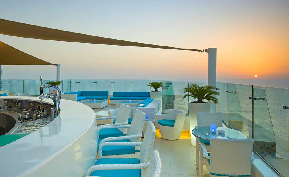 Pure Sky Lounge & Dining