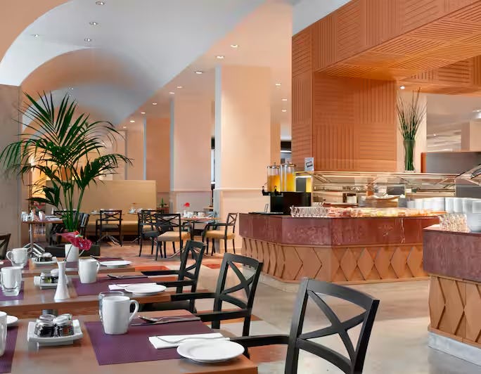 Le Colonne Restaurant