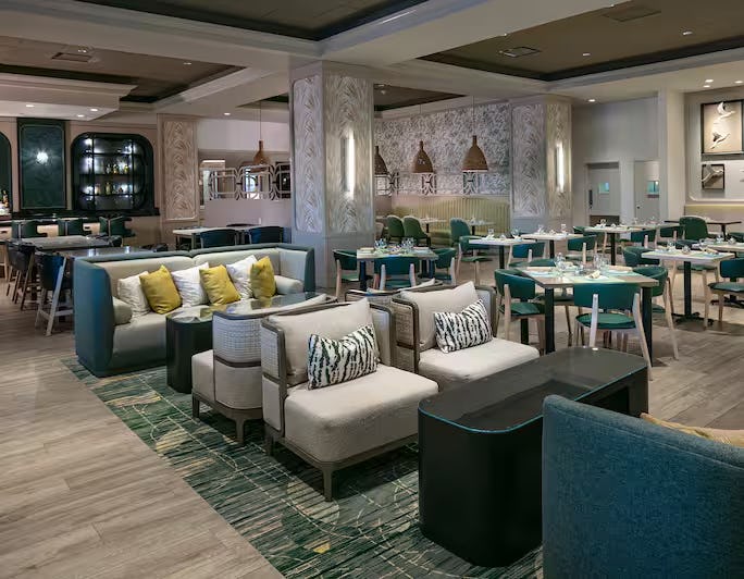 Luna Lux Restaurant & Lounge