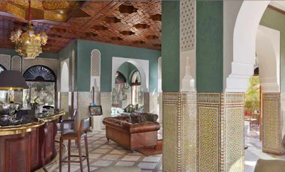 HOLE 19 BAR & LOUNGE