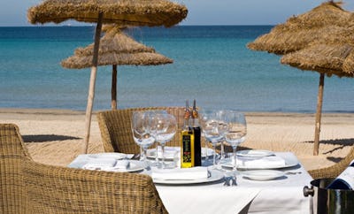 La Voile Restaurant, direct on the Beach