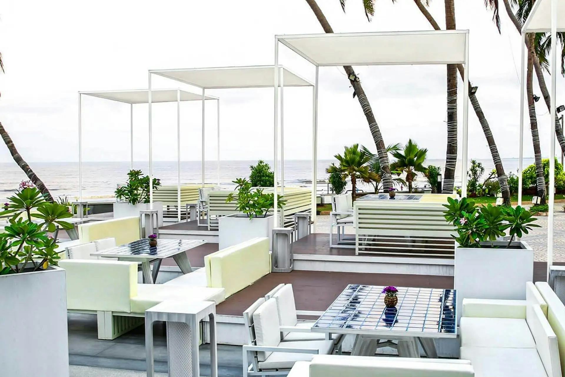 Lagoon, A Romantic Seafront Restaurant in Mumbai