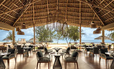 BREEZE BAR & RESTAURANT