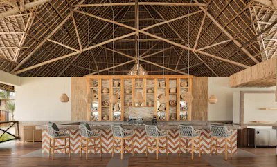 BREEZE BAR & RESTAURANT