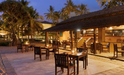 CENTRE POINT GRILL & BAR