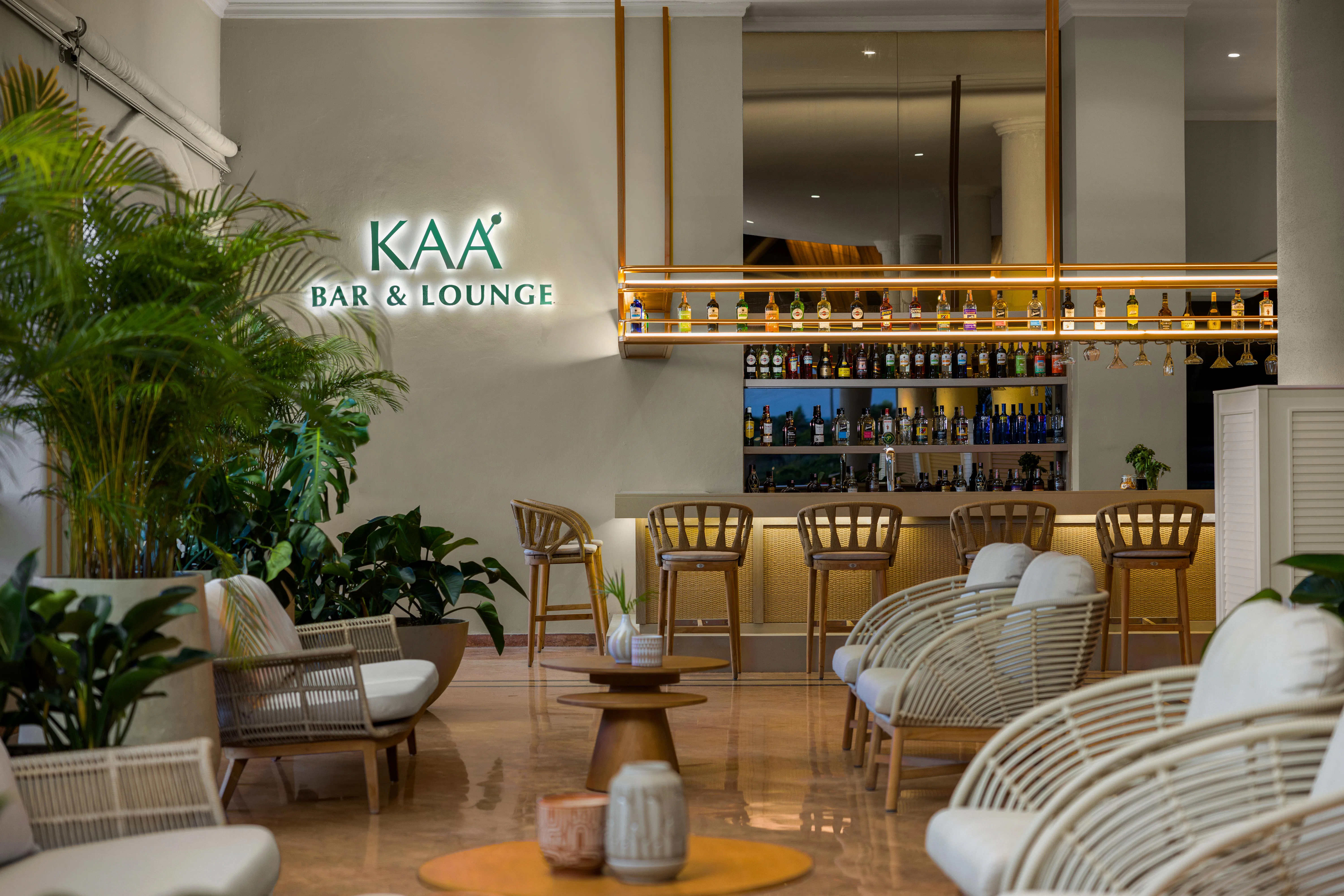 KAA BAR & LOUNGE