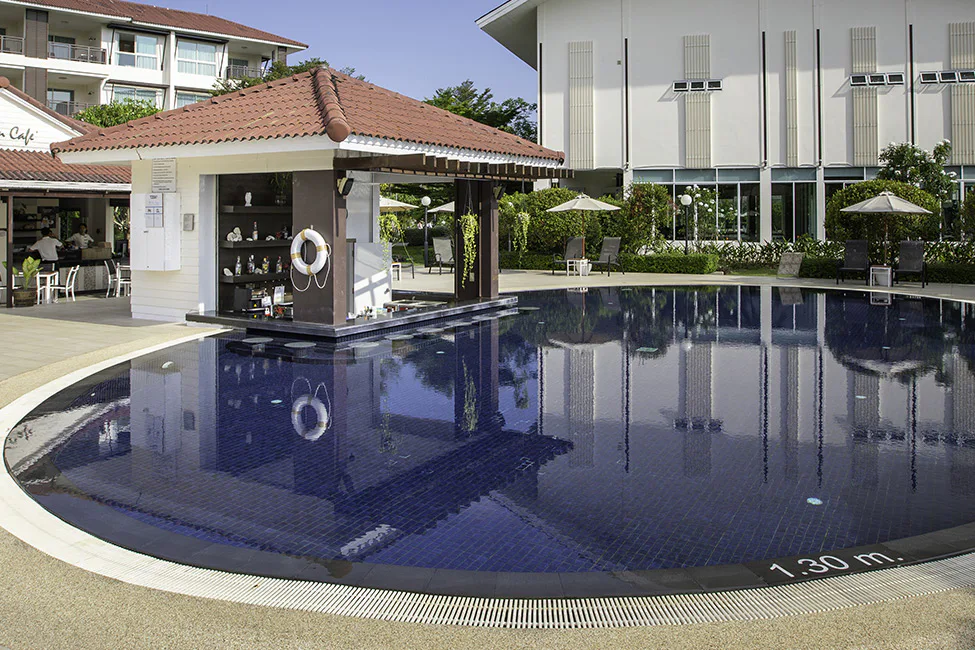 Pool Bar