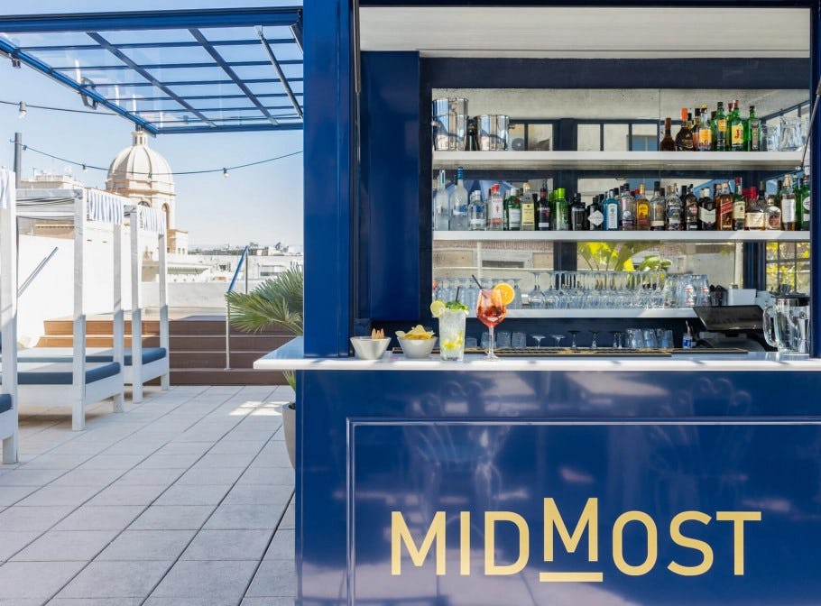 LA FRESCA" TERRACE BAR