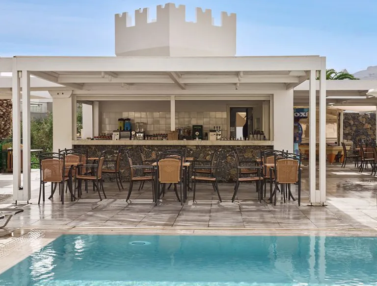 Pool Bar