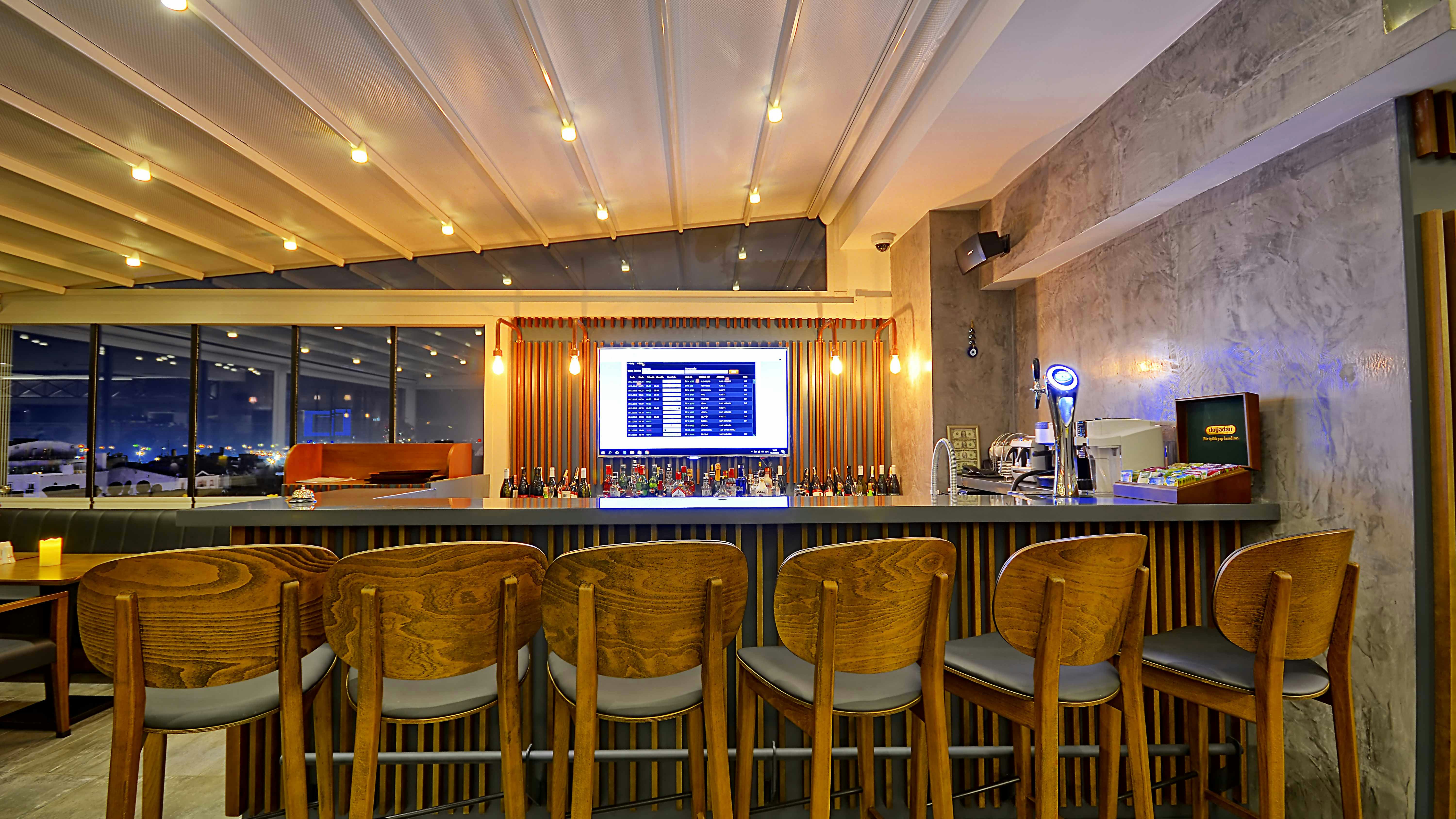 Lobby Bar