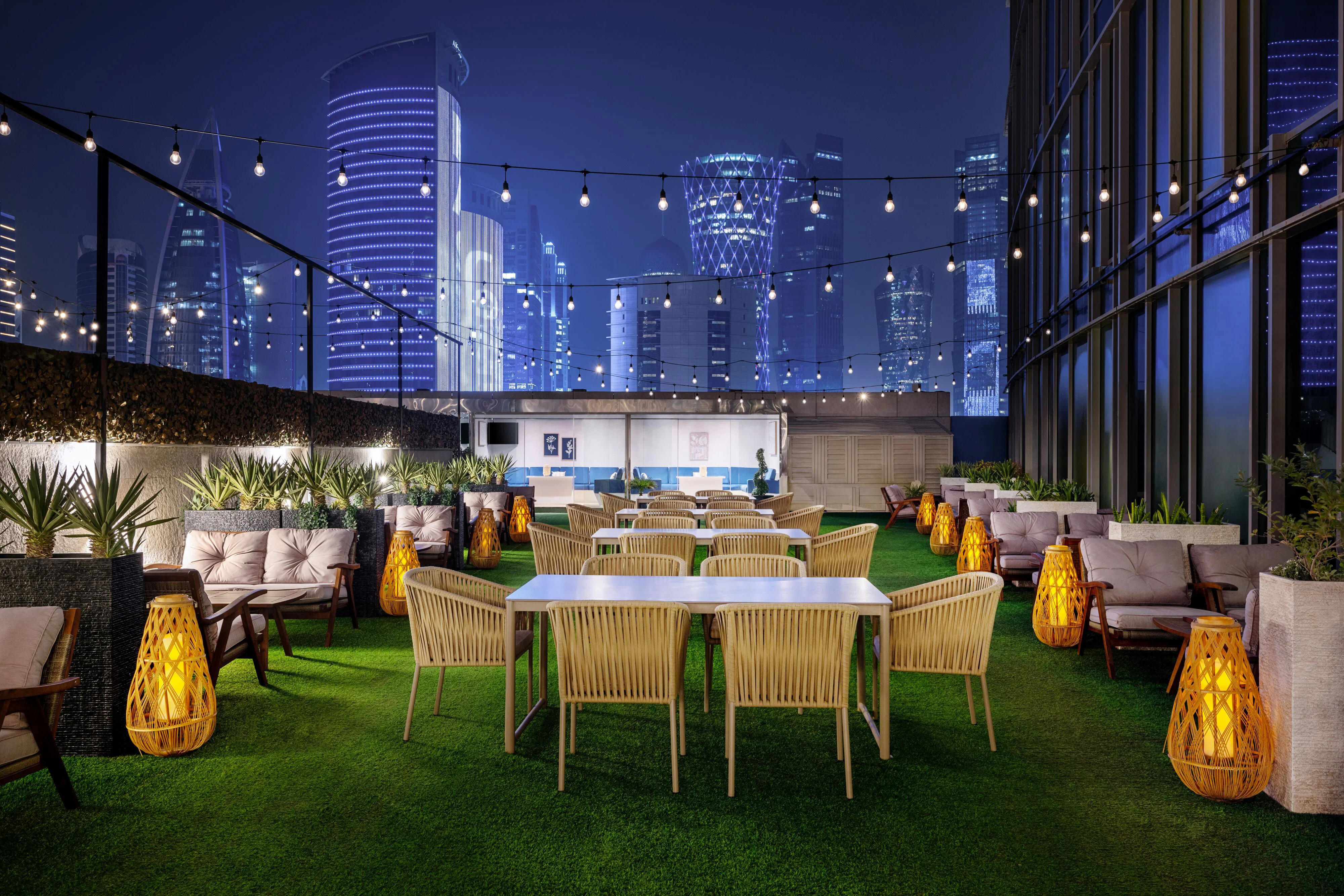 Aqua Lounge