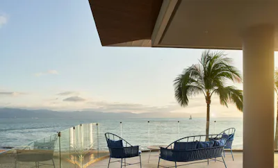 NOSH SUNSET BAR + BITES