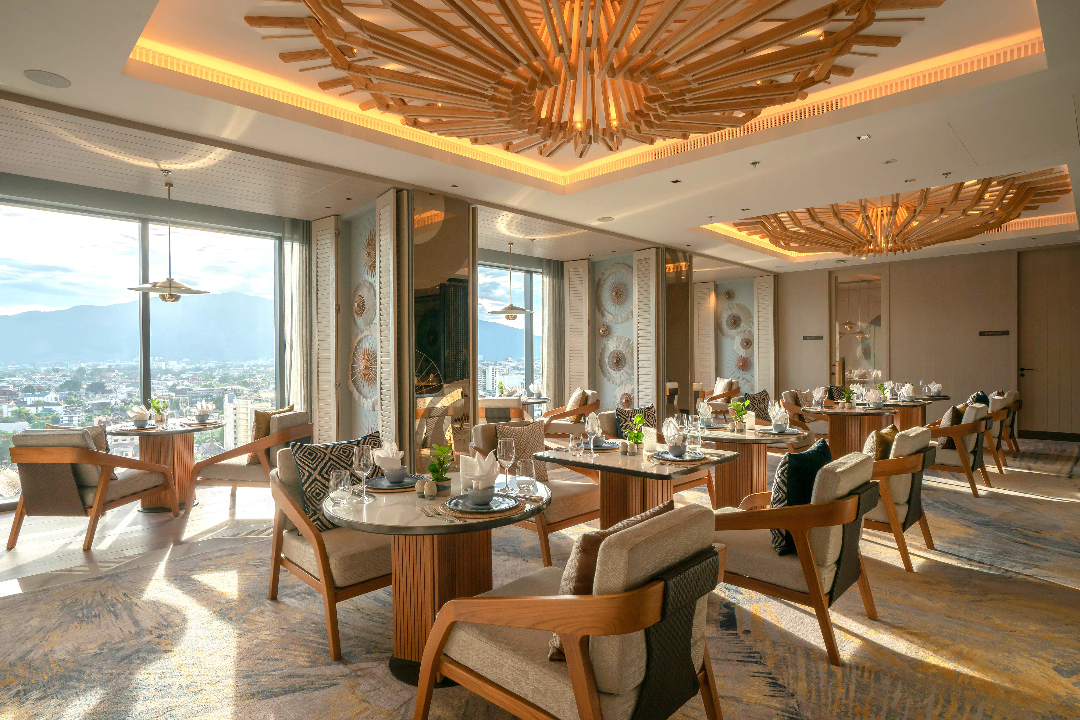 Mai Restaurant & Bar