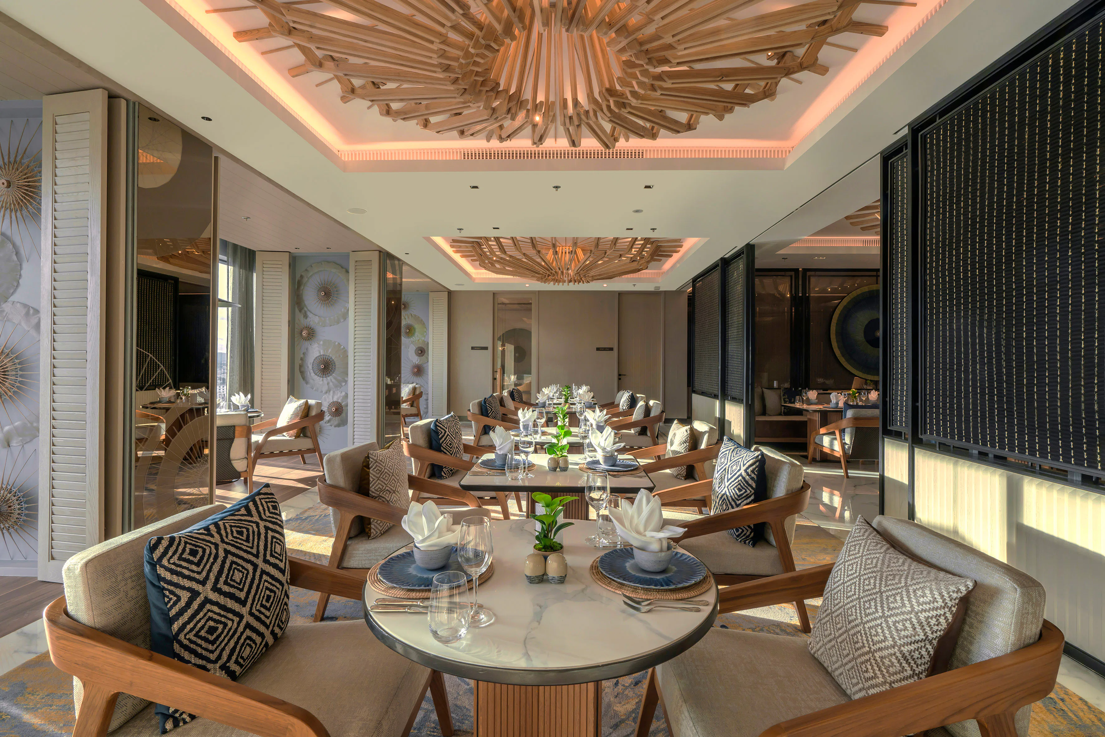 Mai Restaurant & Bar