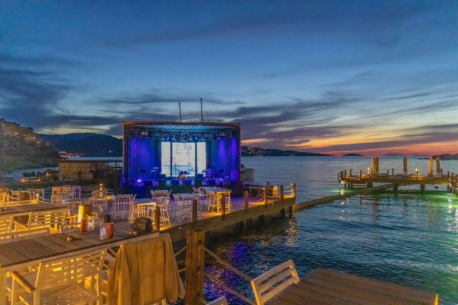 Meria Beach Barr & night Club