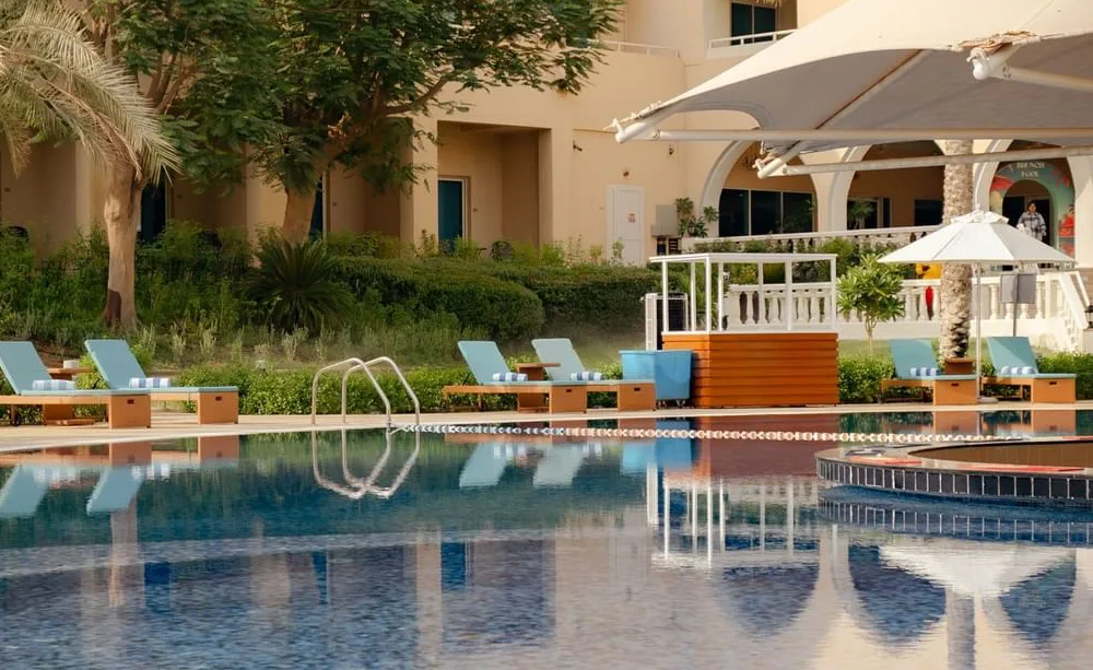 Oasis Courtyard Pool Bar