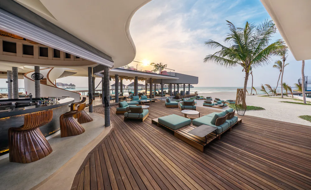Raagu – Sunset Bar