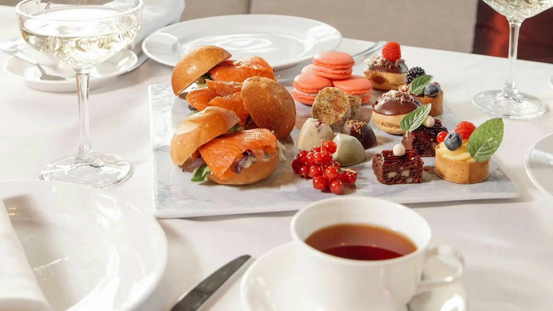 Mezzanine Lounge & Bar